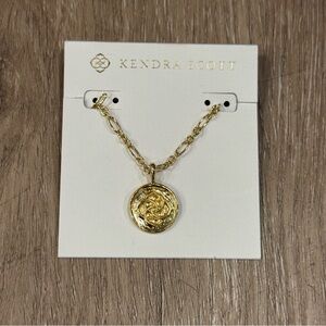 Kendra Scott Dira Coin Pendant Necklace in Gold